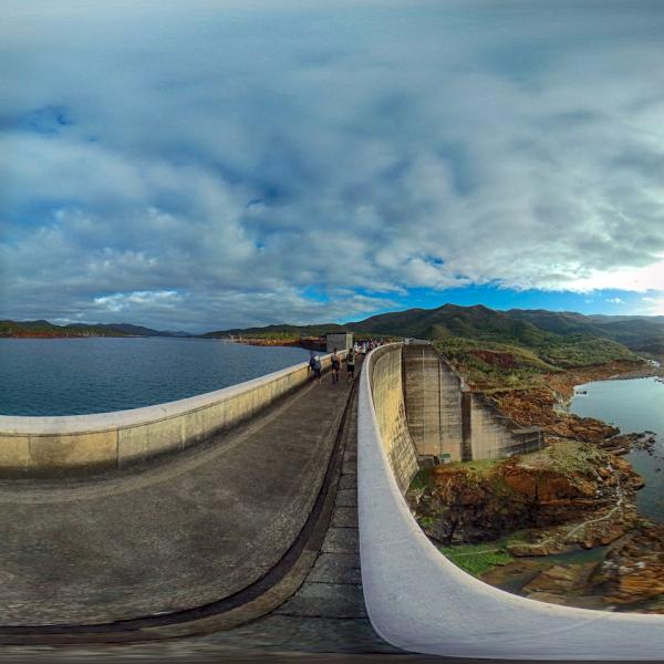 Barrage du lac de Yaté